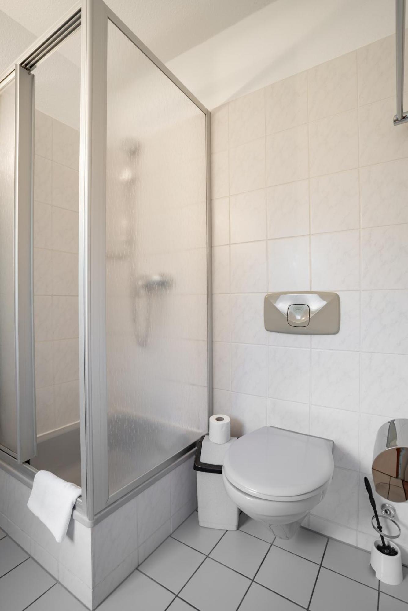 Waldhotel Schoeneiche -Self Check-In- Ngoại thất bức ảnh